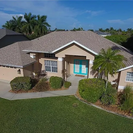 New Listing - Villa Cshells 3Beds/2 Baths Heated Pool Home With Perfect South-Western Exposure